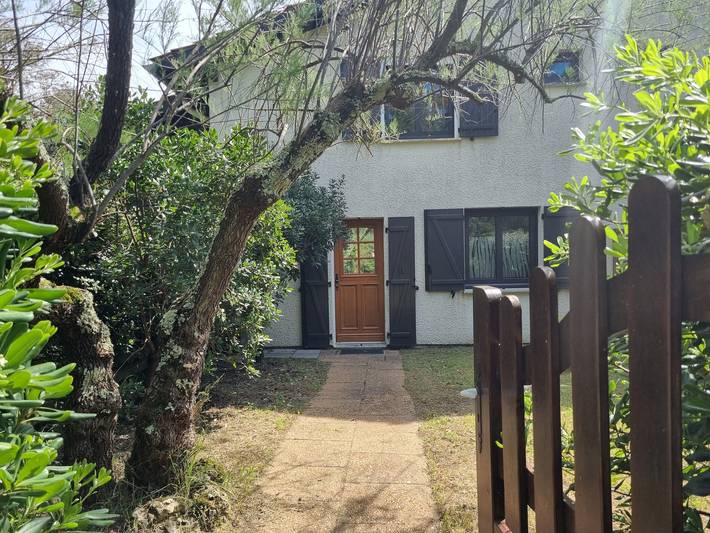 Location de vacances pour 6 personnes, avec jardin dans Plage du Penon - 2