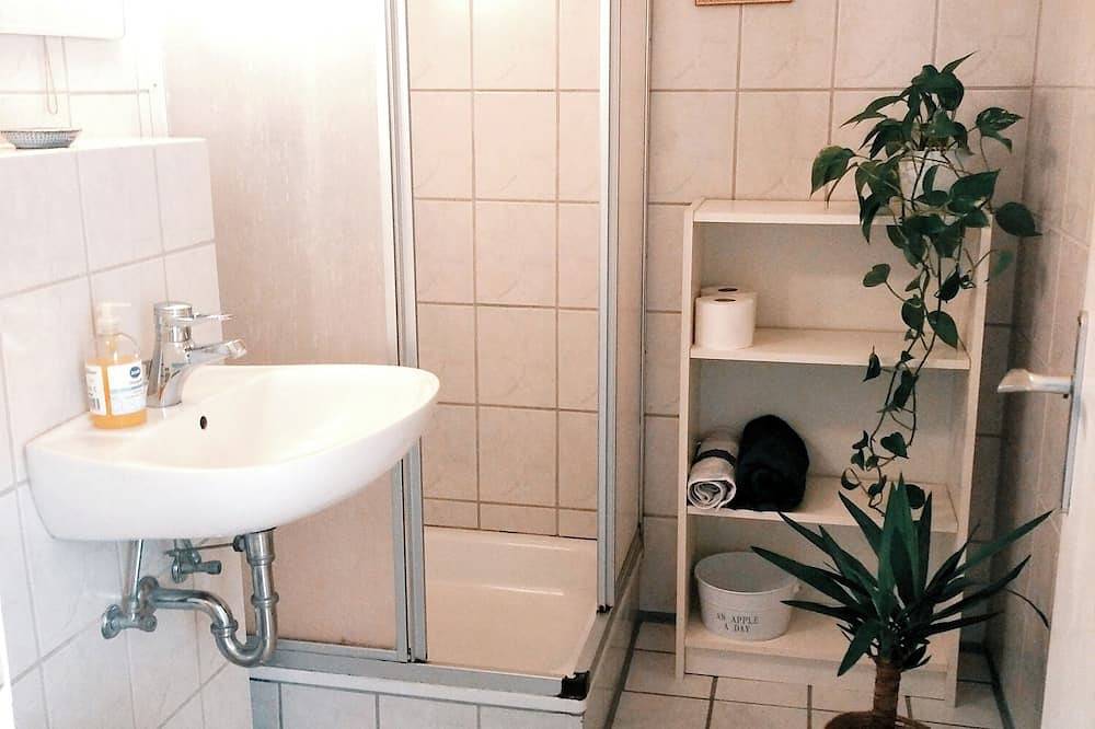 Ganze Wohnung, Helle Ferienwohnung nahe Badesee mit Garten.  Familien und Haustierfreundlich! in Berumbur, Norden und Umgebung