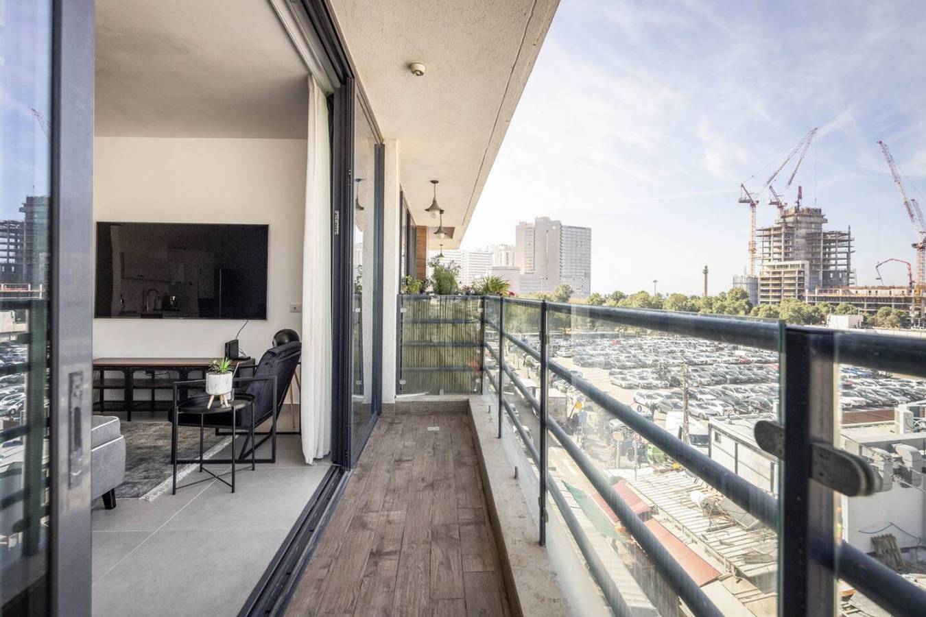 Entire apartment, Hacarmel Market Vibrat Apartment in Tel Aviv, Tel Aviv District