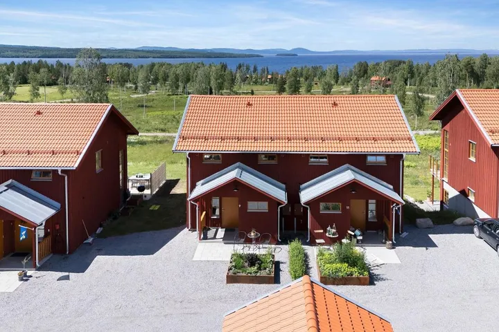 Ferienwohnung für 3 Personen, mit Terrasse und Seeblick sowie Ausblick - 1