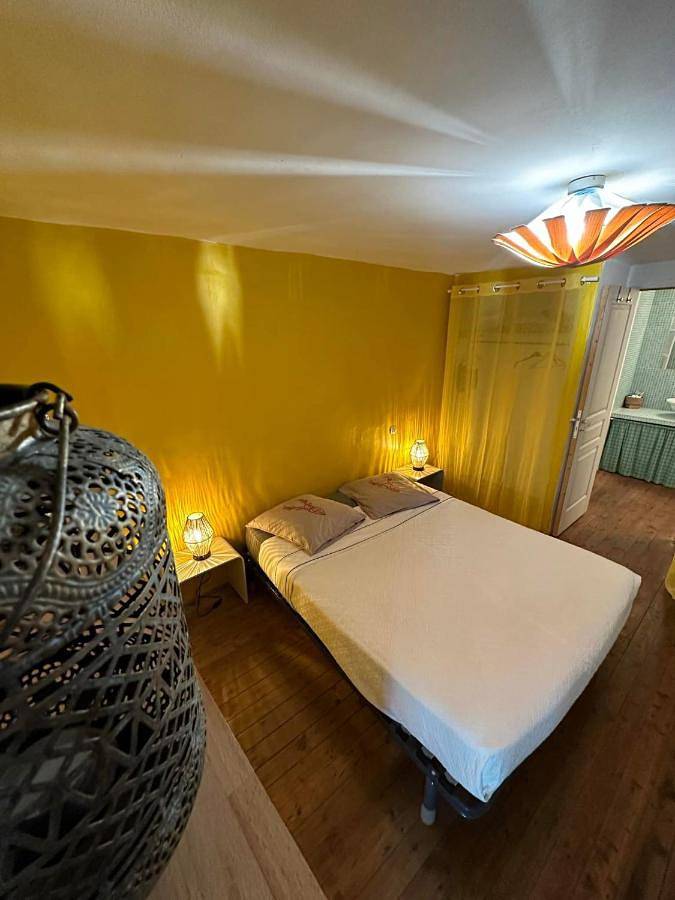 Chambre d’hôte pour 2 personnes, avec sauna ainsi que jardin et jacuzzi à Finestret - 4