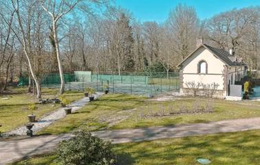 Gîte pour 4 personnes, avec sauna ainsi que piscine et terrasse à Gien