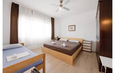 Ferienwohnung für 9 Personen in Pirovac, Šibenik-Knin, Bild 4