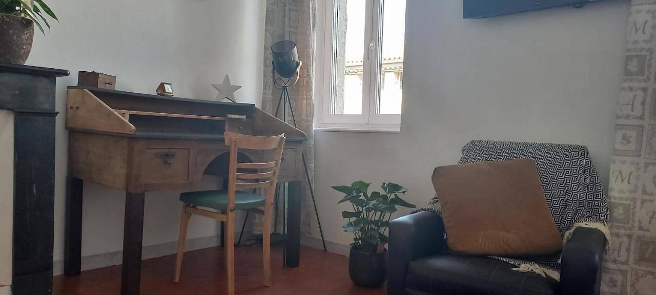 Double Room with Private Bathroom in Gruissan (Ville), Gruissan