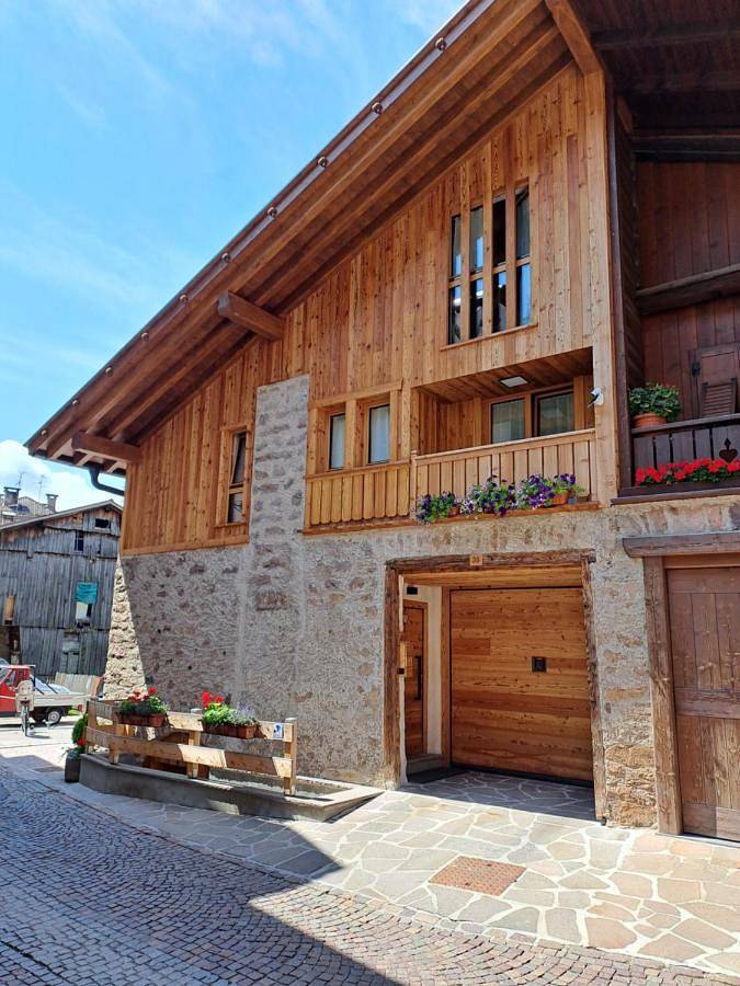 Appartamento per 4 persone, con Balcone e Terrazza nonché Panorama a Predazzo