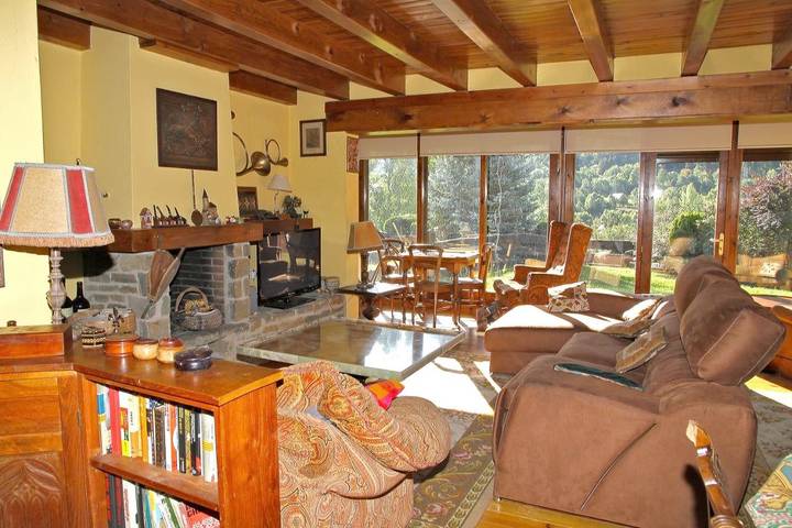 Location de vacances pour 12 personnes, avec jardin et terrasse dans Salardú - 3