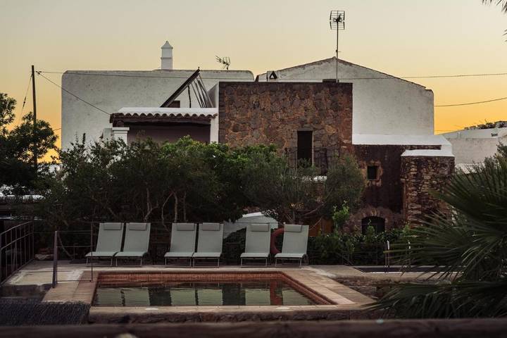 Casa rural para 2 personas, con jardín además de jacuzzi y piscina en las Islas Baleares - 3