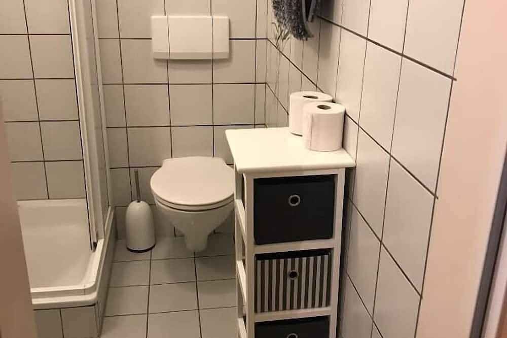 Ganze Wohnung, Neu ausgestatteter Ferienbungalow mit Kaminofen, Garten & Smoke-Grill in Zandt, Ostbayern