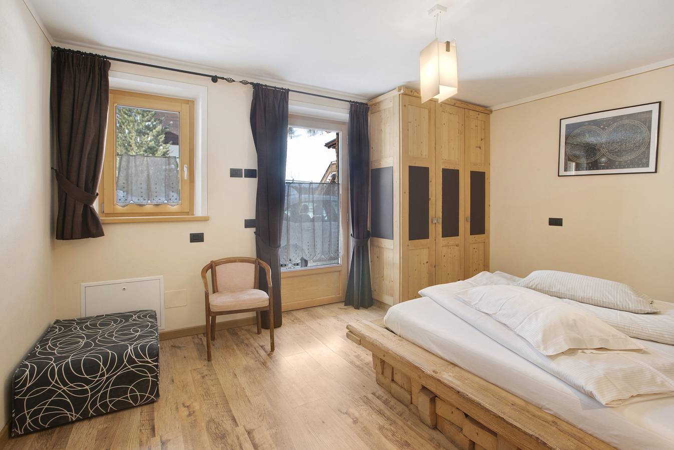 Apartamento inteiro, "Appartamento 1 Deluxe - Alpen Suite" com Vista de Montanha, Jardim & Wi-Fi in Livigno (Town), Livigno