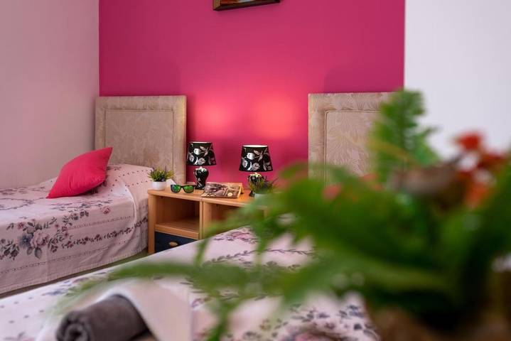 Maison d’hôte pour 4 personnes, avec balcon et jardin