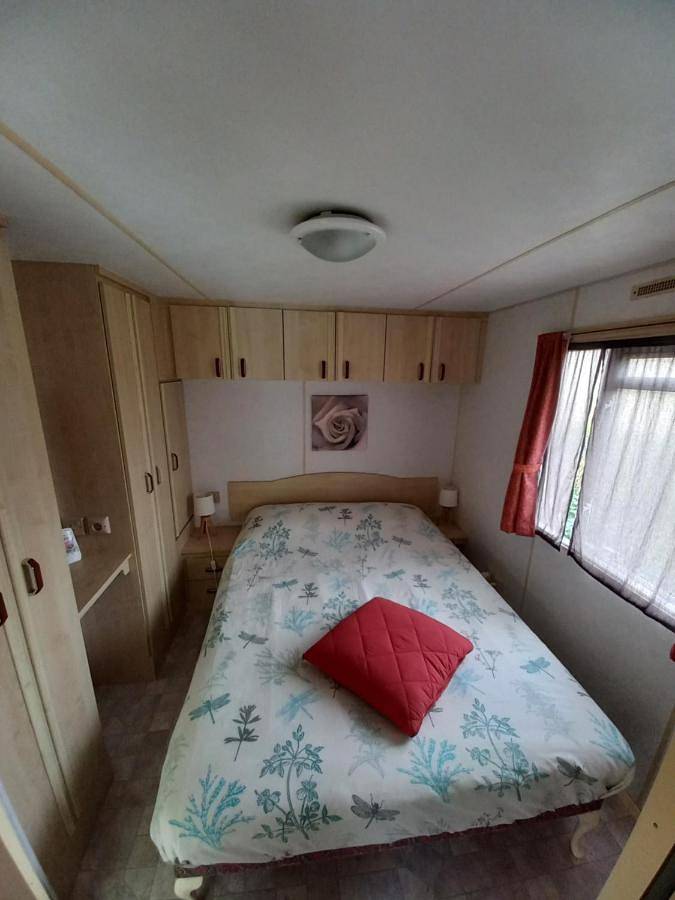 Location de vacances pour 4 personnes, avec terrasse et vue sur le lac à Brosses