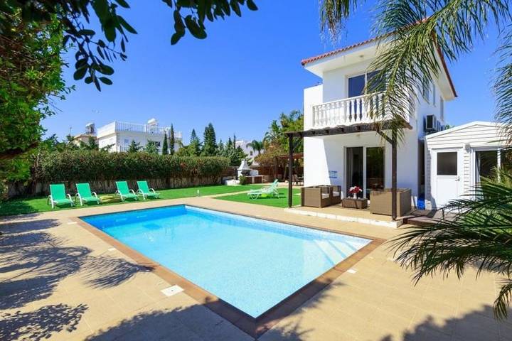 Villa for 8 people, with Balcony in Nissi Beach