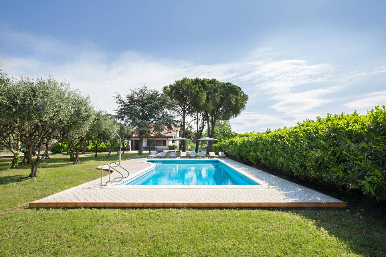Villa Delle Coste With Pool in Lazise, Gardasee-Berge