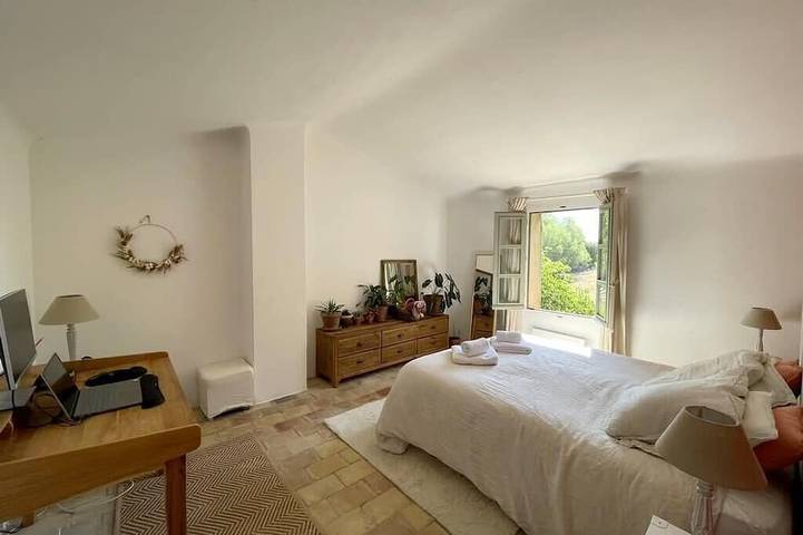 Charming Mas in the countryside, near the village of Lambesc, large garden, in Lambesc, Aix-en-Provence und Umgebung