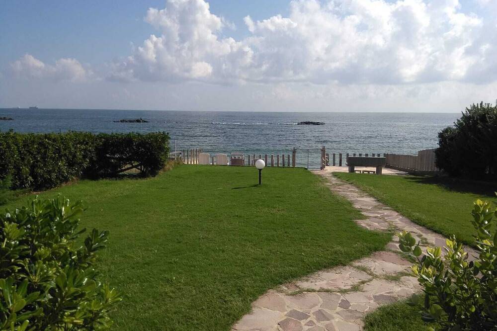 Pula Mare Villa mit privatem Zugang Lvl Meer. in Porto Columbu, Sarroch