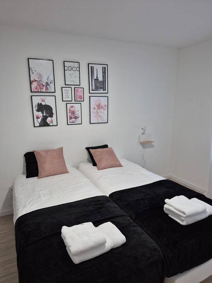 Double Room with Private Bathroom in Montmédy, Verdun