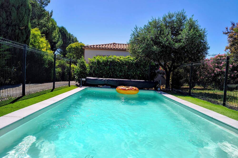Gîte climatisé 3⭐ avec piscine, au calme, 5 min de Carcassonne & canal du midi in Villemoustaussou, Région de Carcassonne