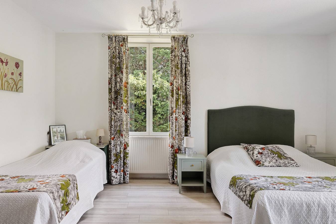 Chambre d’hôtes « Les Malvaux - Chambre Verte » avec piscine, terrasse partagées et Wi-Fi in Huriel, Région de Montluçon