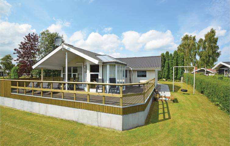 Feriehus for 6 personer, med sauna og have samt terrasse - 1