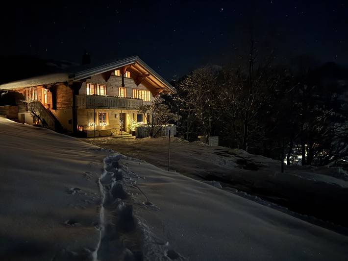 Ferienwohnung für 3 Personen, mit Balkon in Zweisimmen