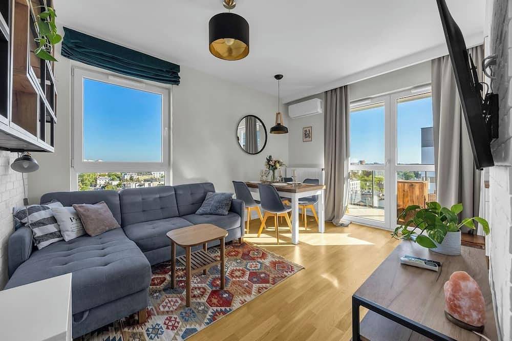 Entire apartment, Praga Apt - 57m2, Parking, Balcony - by Rentujemy in Warsaw, Masovia