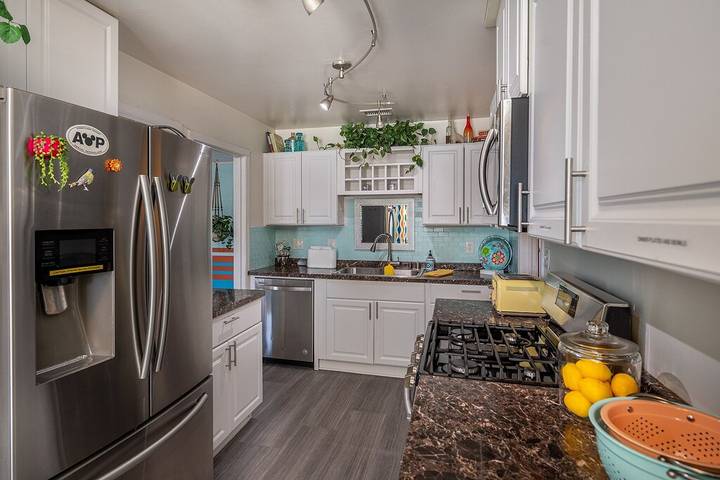Vacation rental for 8 people, with yard and balcony in Fullerton