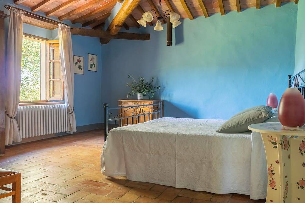 Villa with private pool, large garden, panoramic view and air conditioning in Cetona, Chianti