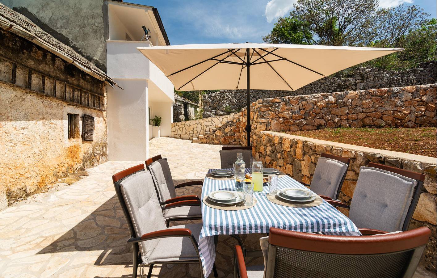 Gemütliche Wohnung mit Pool, WLAN und Klimaanlage in bester Lage in Imotski, Makarska Riviera