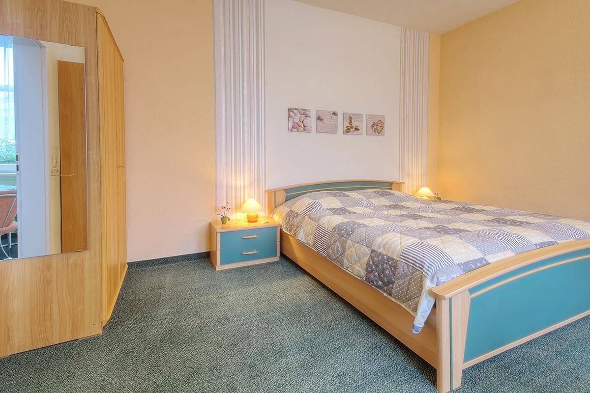Ganze Ferienwohnung, Haus Sonnenruh - 3.Ferienwohnung 34 m² Rodel***/ 1x Kombinierter Wohn-Schlafraum/ 1x Wohnraum in Oberhof, Rennsteig