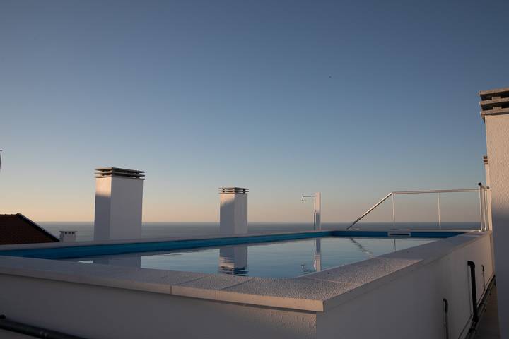 Ferienwohnung für 4 Personen, mit Pool und Balkon in Nazaré