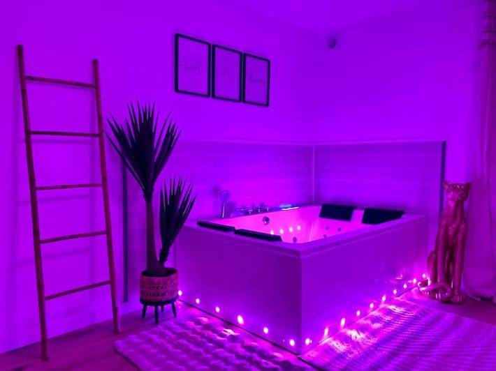 Gîte pour 4 personnes, avec Jacuzzi dans Précy-sous-Thil