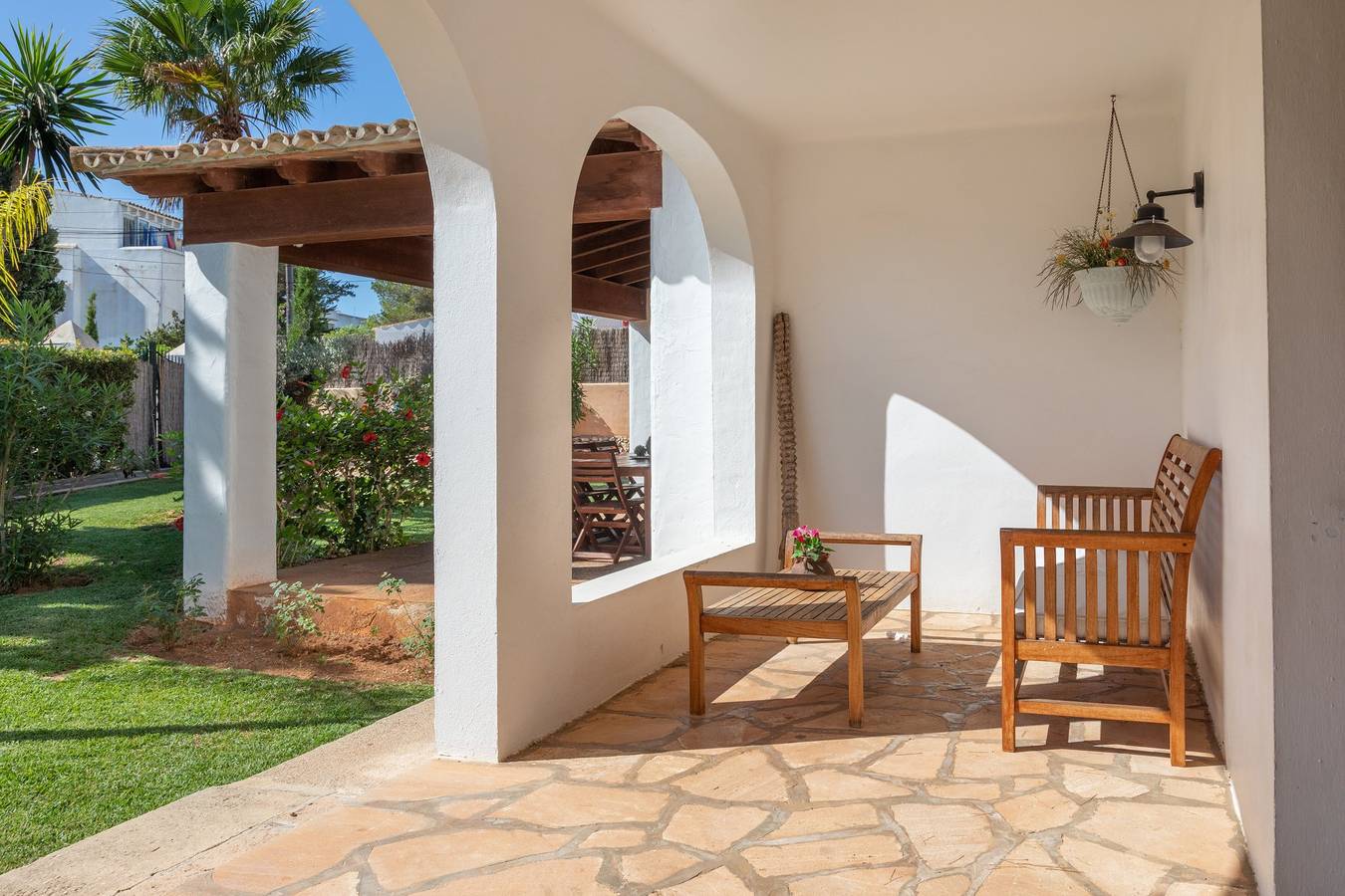 Luxury Cala D'or Villa | Villa Esmeralda Blanca | 6 Bedrooms | Pool Table | Short Walk to Resort Centre in Cala d'Or, Santanyí