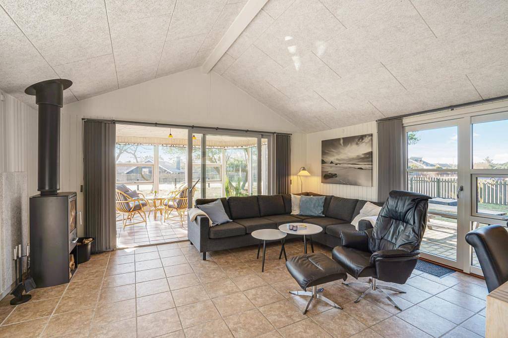 Zentrales Ferienhaus  in Blåvand mit Badetonne und Außensauna in Blavand, Varde