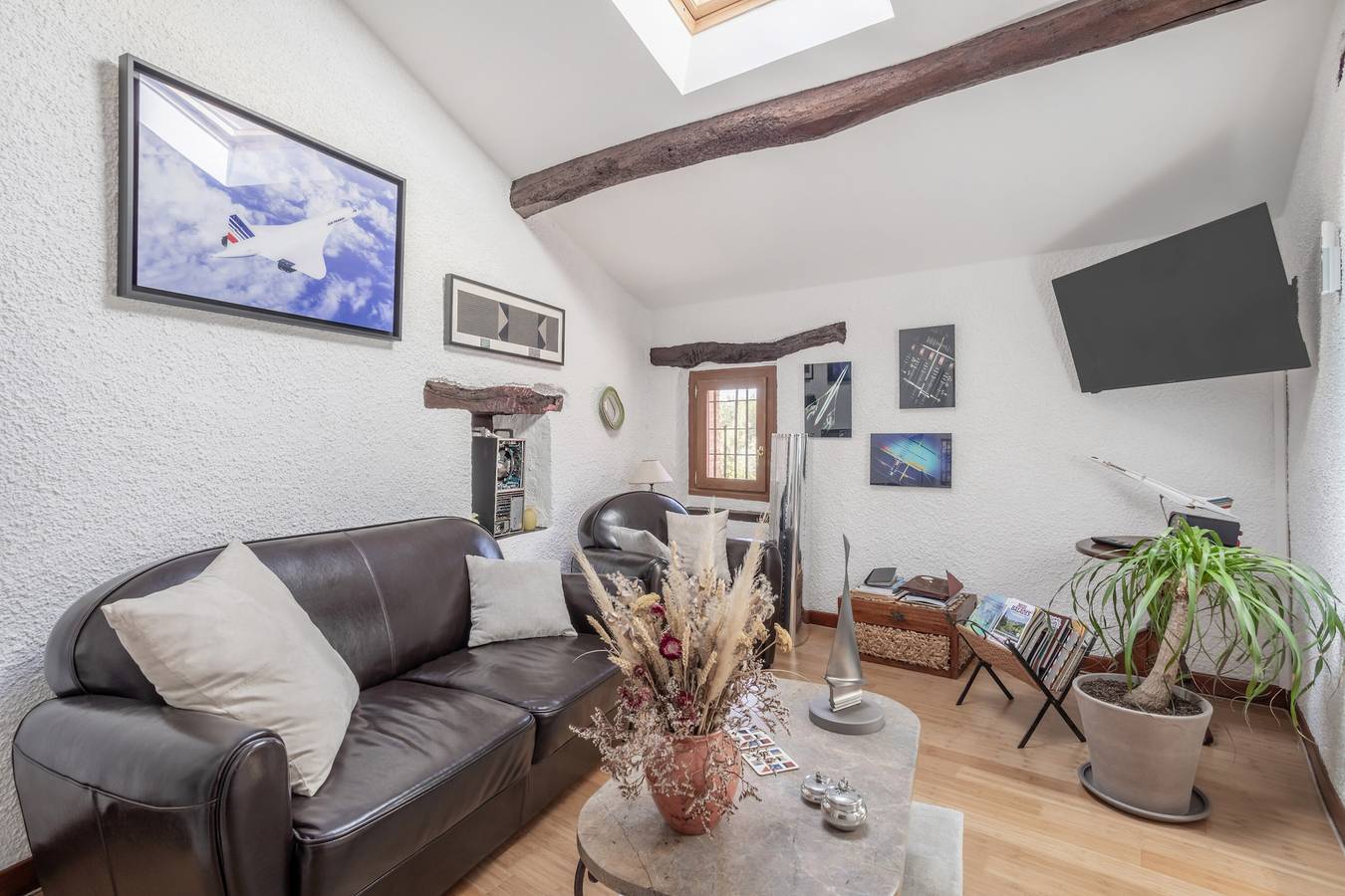 Casa de huéspedes 'Colombine Chambre Double Deluxe' con jardín compartido y aire acondicionado in Sainte-Colombe-de-la-Commanderie, Region de Perpignan