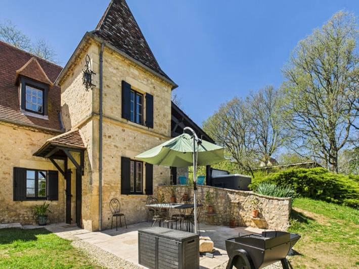 Gîte pour 8 personnes, avec jacuzzi et jardin à Mauzens-et-Miremont
