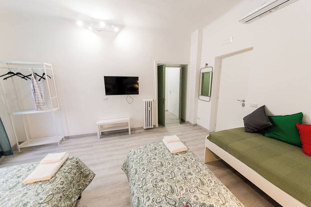 Ganze Wohnung, Arianna's apartament: 3 bedrooms, 3 bathrooms and an equipped kitchen, in Rom, Rom Provinz