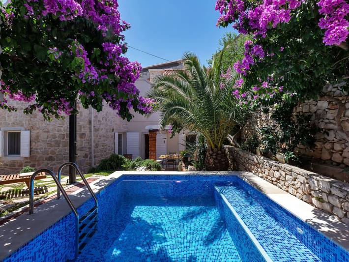 Casa vacanza per 6 persone, con Terrazza e Giardino in Brac