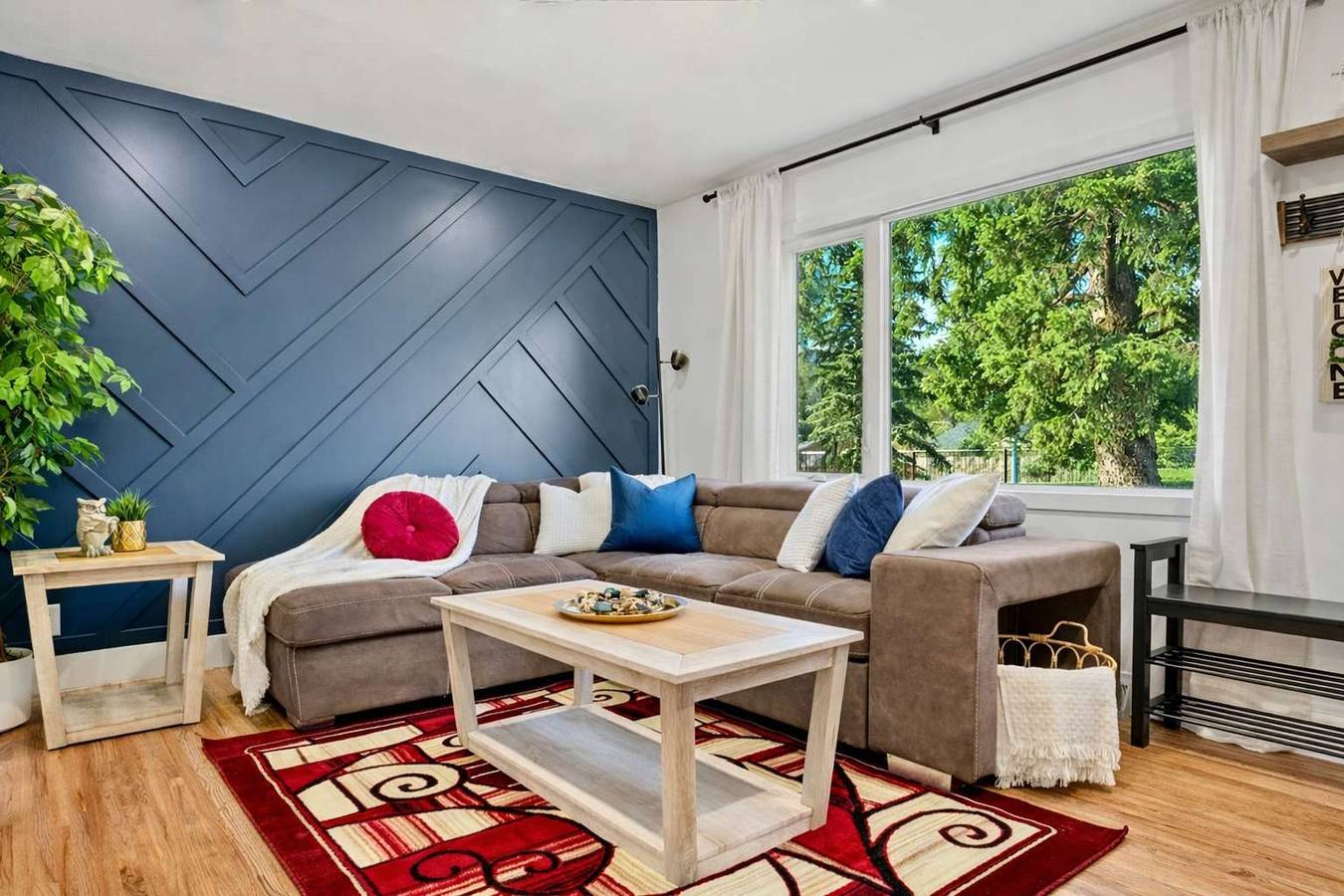 Holiday Rental for 7 People in Calgary, Canadian Rocky Mountains