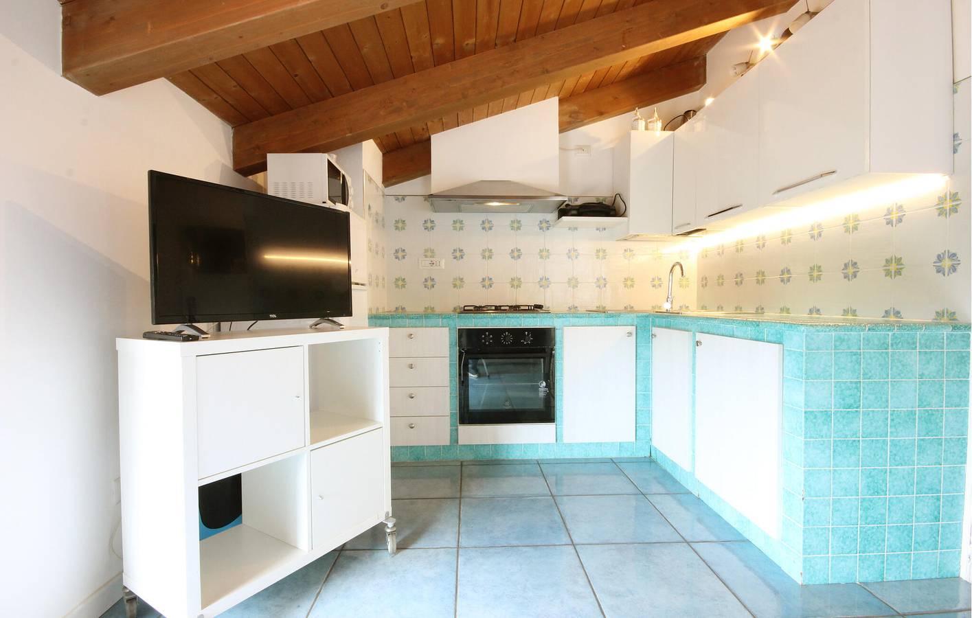 Ganze Ferienwohnung, Apartment mit Meerblick und Parkplatz, 2 km zum Strand in Cilento
