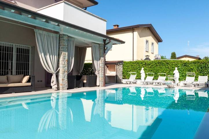 Villa pour 8 personnes, avec jardin et piscine, animaux acceptés à Sirmione - 2
