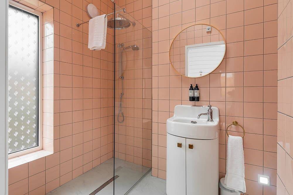 Private Hot Tub & Sauna, Walk to Beach, Ample Parking in Gwithian, Cornwall
