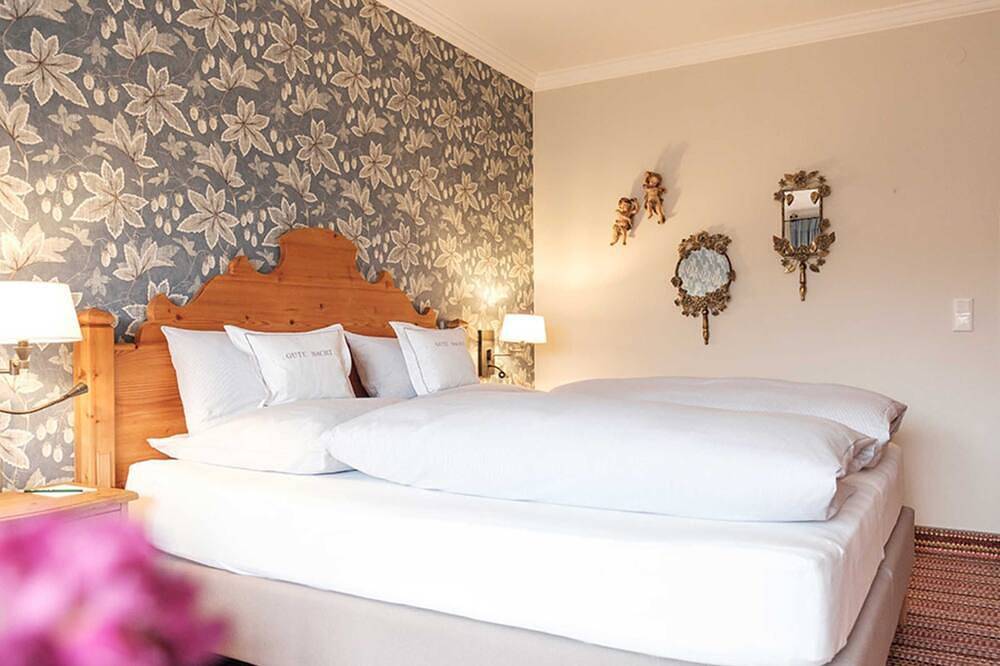 Doppelzimmer - Landhaus am Stein in Bad Wiessee, Bayerische Alpen
