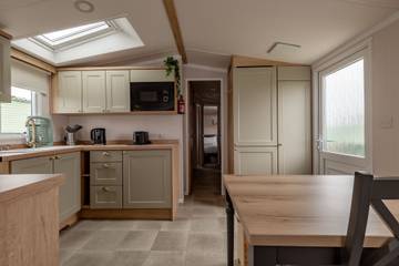 Static Caravan for 6 People in St Andrews, Lowlands, Photo 2