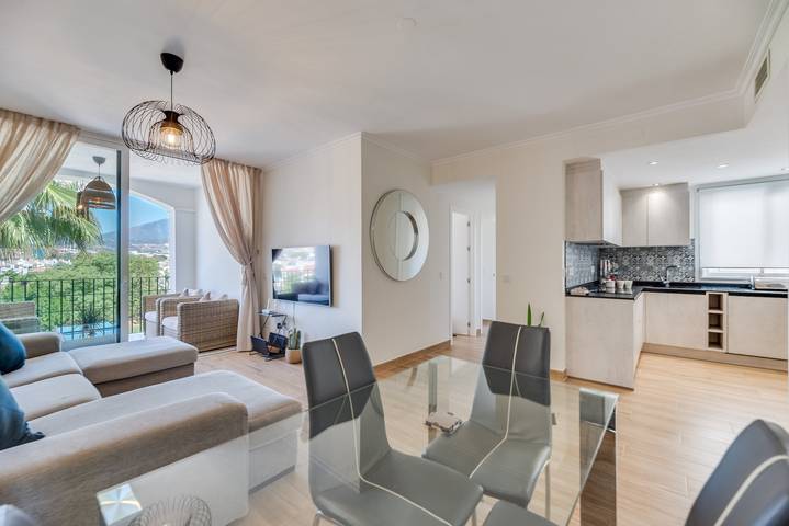 Entire apartment, Apartment 'Marbella Beach San Pedro' with Mountain View, Wi-Fi and Air Conditioning in San Pedro de Alcántara, Marbella