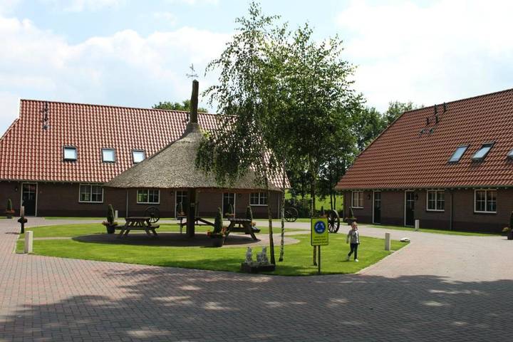 Vakantiehuis voor 6 personen, with Terras and Tuin as well as Uitzicht in Enter