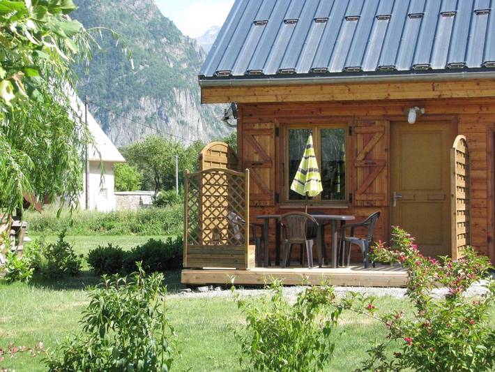 Chalet pour 3 personnes, avec terrasse ainsi que vue et jardin, animaux acceptés à Le Bourg-d'Oisans - 3
