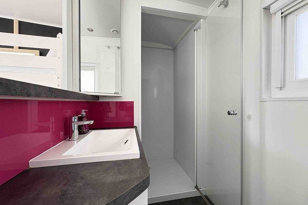 Gemütliches Mobilheim am See in Wackersdorf, Naturpark Oberpfälzer Wald