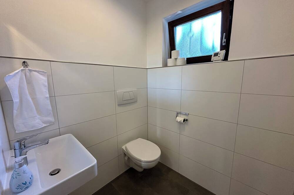 Ganze Wohnung, Sonnige 3 Zimmer-Wohnung im Landhaus mit Garten in Heitersheim, Südschwarzwald