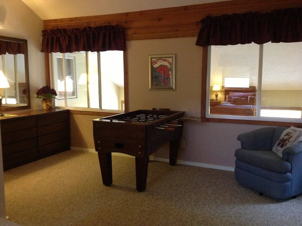 Ganze Wohnung, Ski In Trailside Condo - Schritte entfernt von Waterpark & Ice Rink Discount Lift Tix in Jay Peak