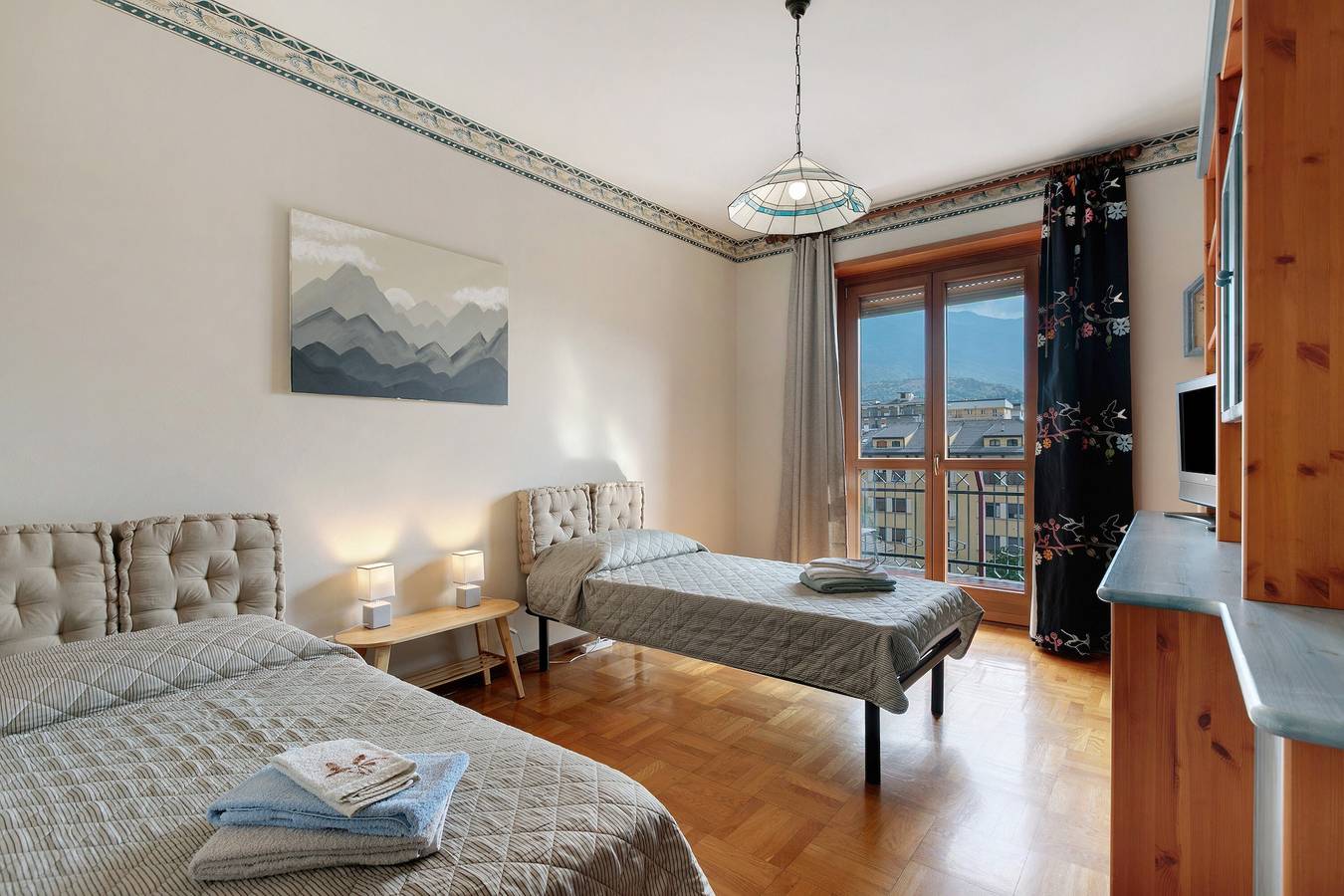 Geheel appartement, Appartement 'La Dimora Abg' met bergzicht en balkon in Aosta, Walliser Alpen